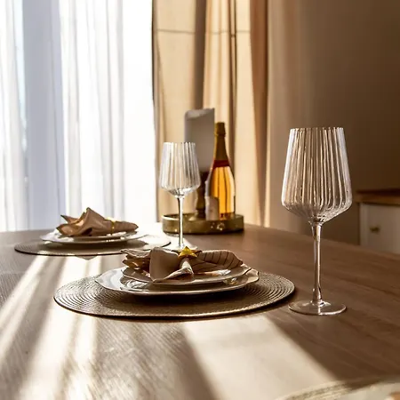 Confort Si Eleganta - Elit Lrl Lägenhet